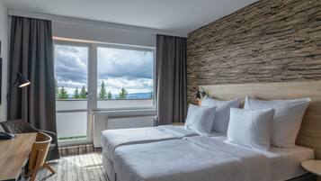 Kahden hengen executive-huone, parveke (PLUS) | Työpöytä, pimennysverhot, silitysrauta/-lauta, ilmainen Wi-Fi