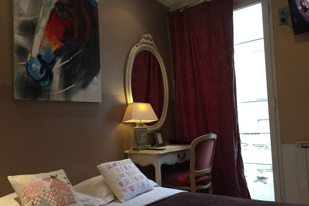 Literie hypoallergénique, minibar, coffre-fort, bureau