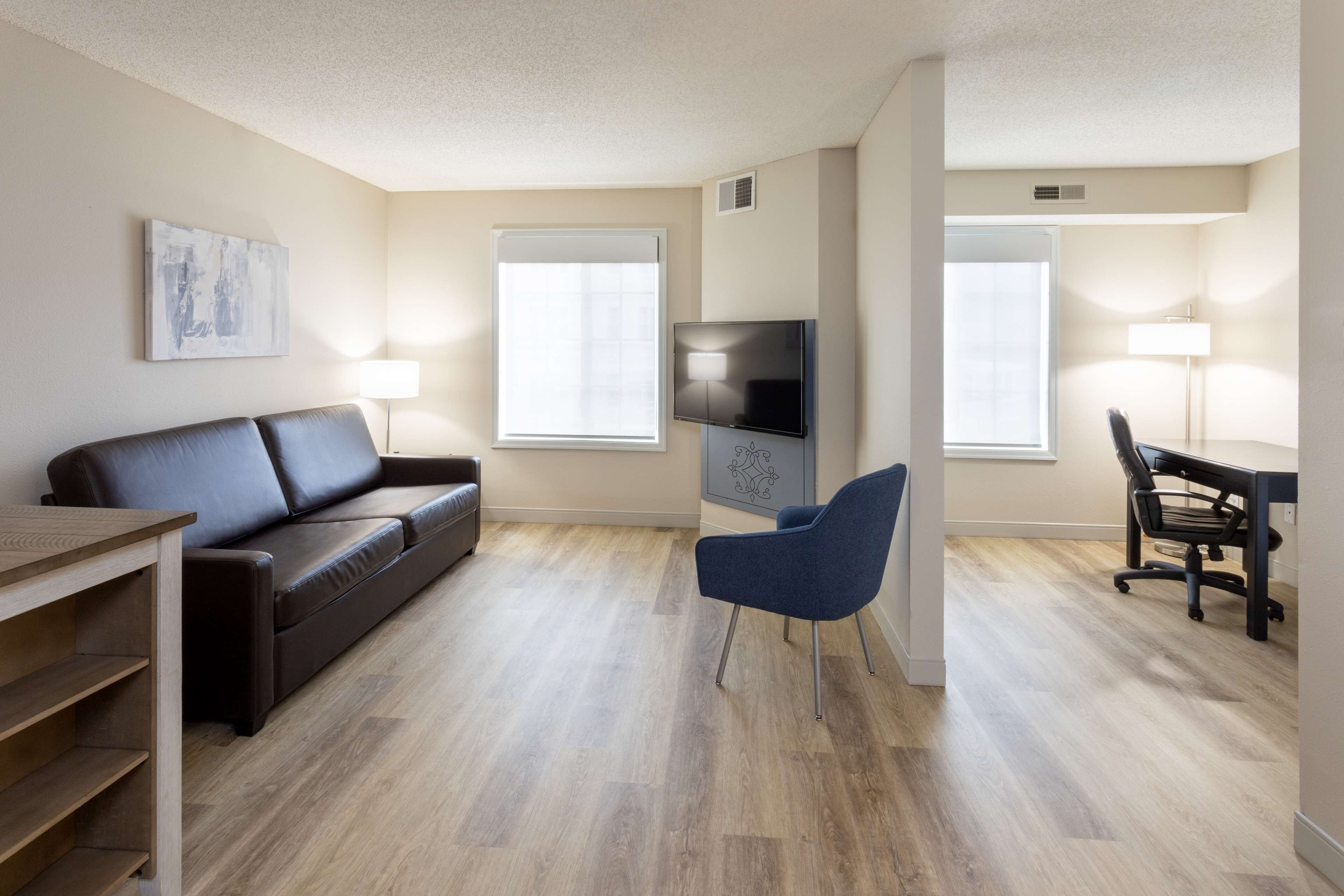 1 bedroom, down duvets, pillow-top beds, in-room safe