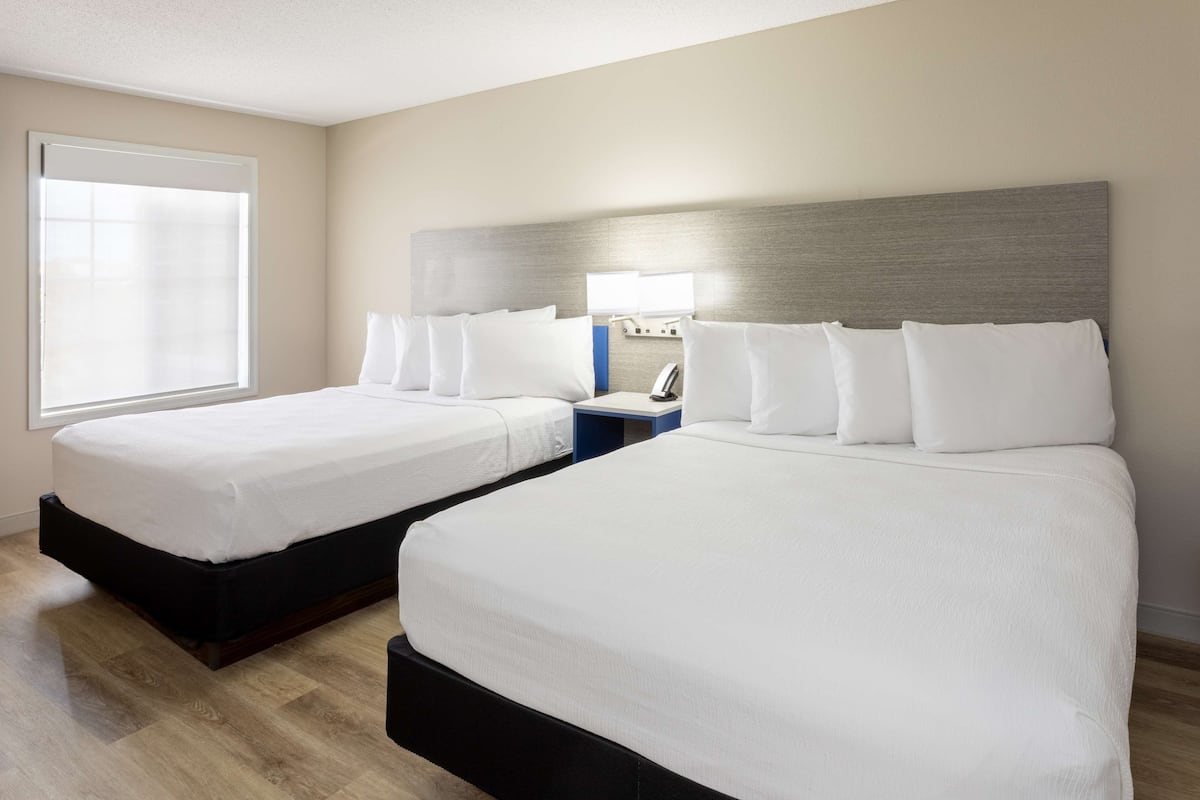 1 bedroom, down duvets, pillow-top beds, in-room safe