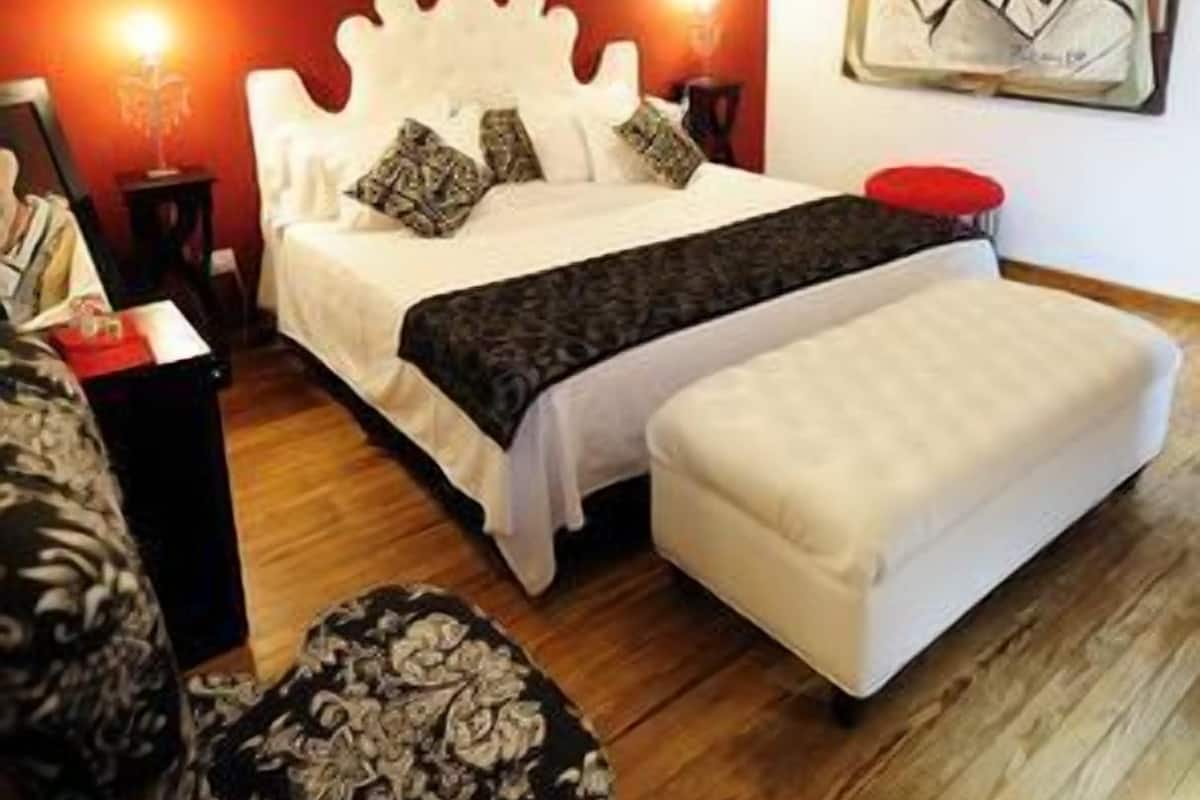 Minibar, in-room safe, cots/infant beds, alarm clocks