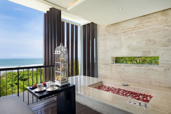 Beach/ocean view