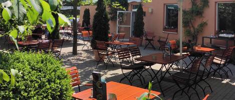 2 restaurants, breakfast, lunch, dinner served; German cuisine