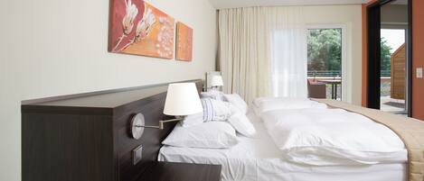 Comfort suite | 1 slaapkamer, een minibar, een kluis op de kamer, een bureau