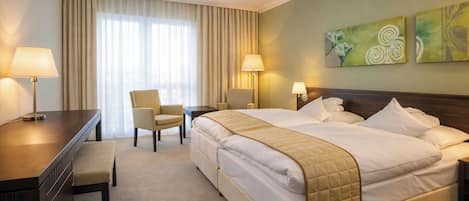 Dobbeltrom | 1 soverom, minibar, safe på rommet og skrivebord