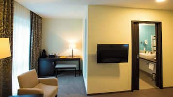 Junior Suite | 1 bedroom, minibar, in-room safe, desk