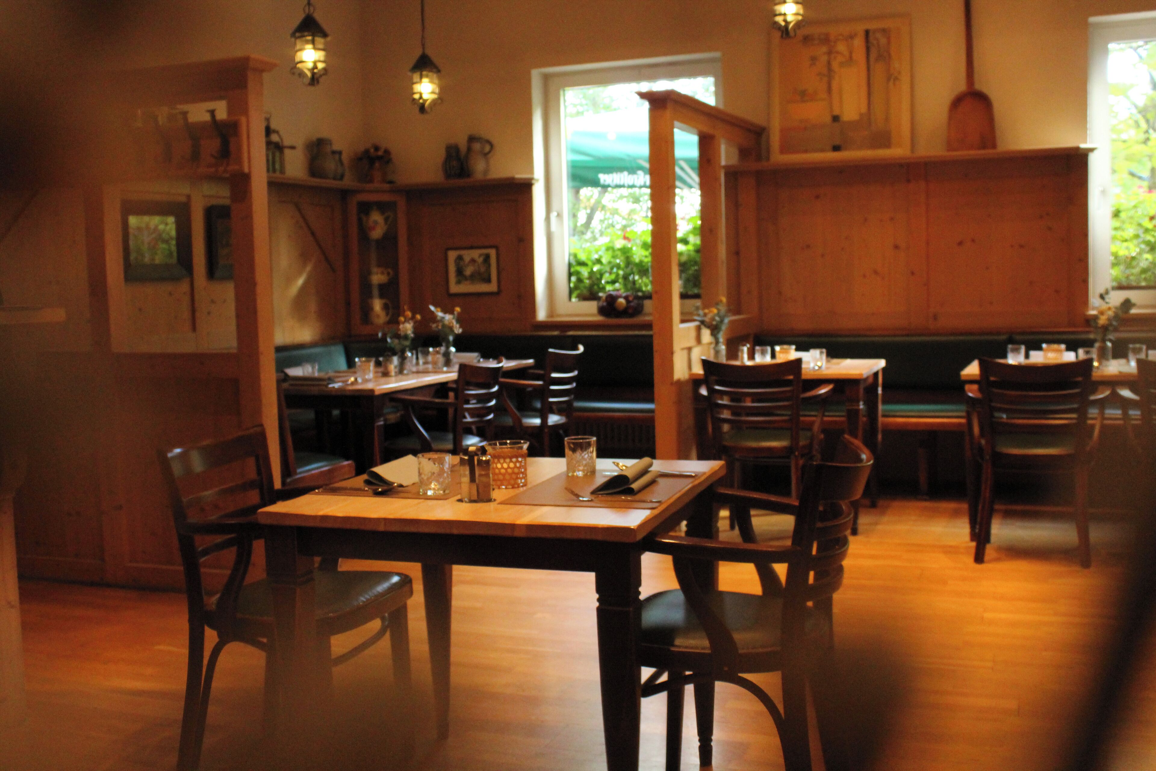 2 restaurants, breakfast, lunch, dinner served; German cuisine