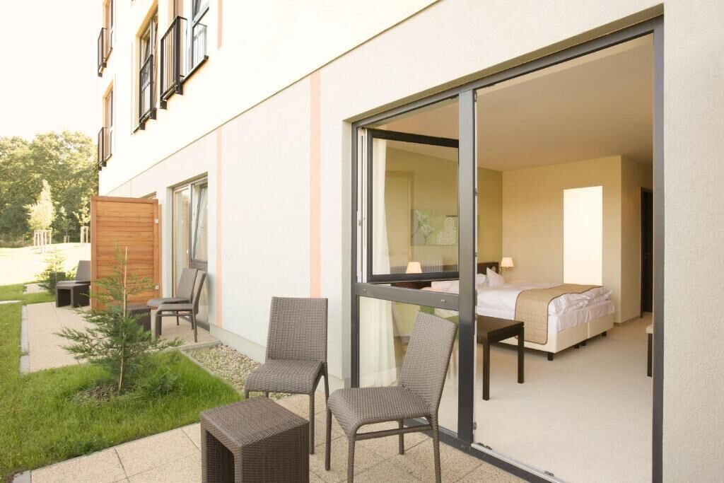 1 makuuhuone, minibaari, tallelokero huoneessa, työpöytä