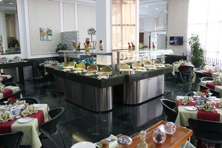Al Diar Dana Hotel - Image 6