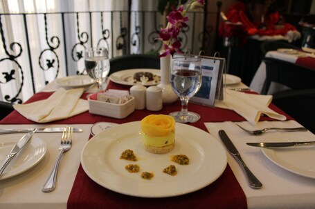 Al Diar Dana Hotel - Image 32