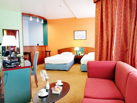 Al Diar Dana Hotel - Image 18