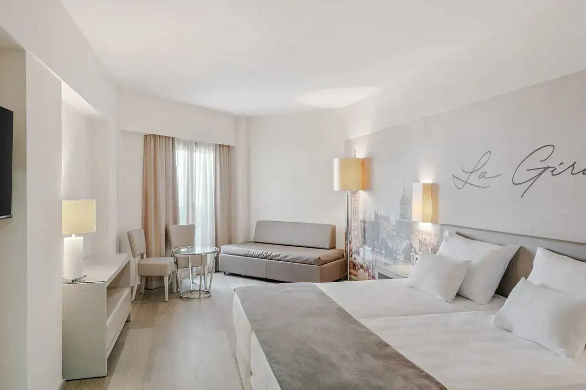 family room, lagoon view (2 adults + 2 children) | 1 bedroom, in-room safe, desk, free wifi