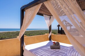 In-room safe, desk, free cots/infant beds, free WiFi - Vila Gale Isla Canela Resort Hotel (Ayamonte)