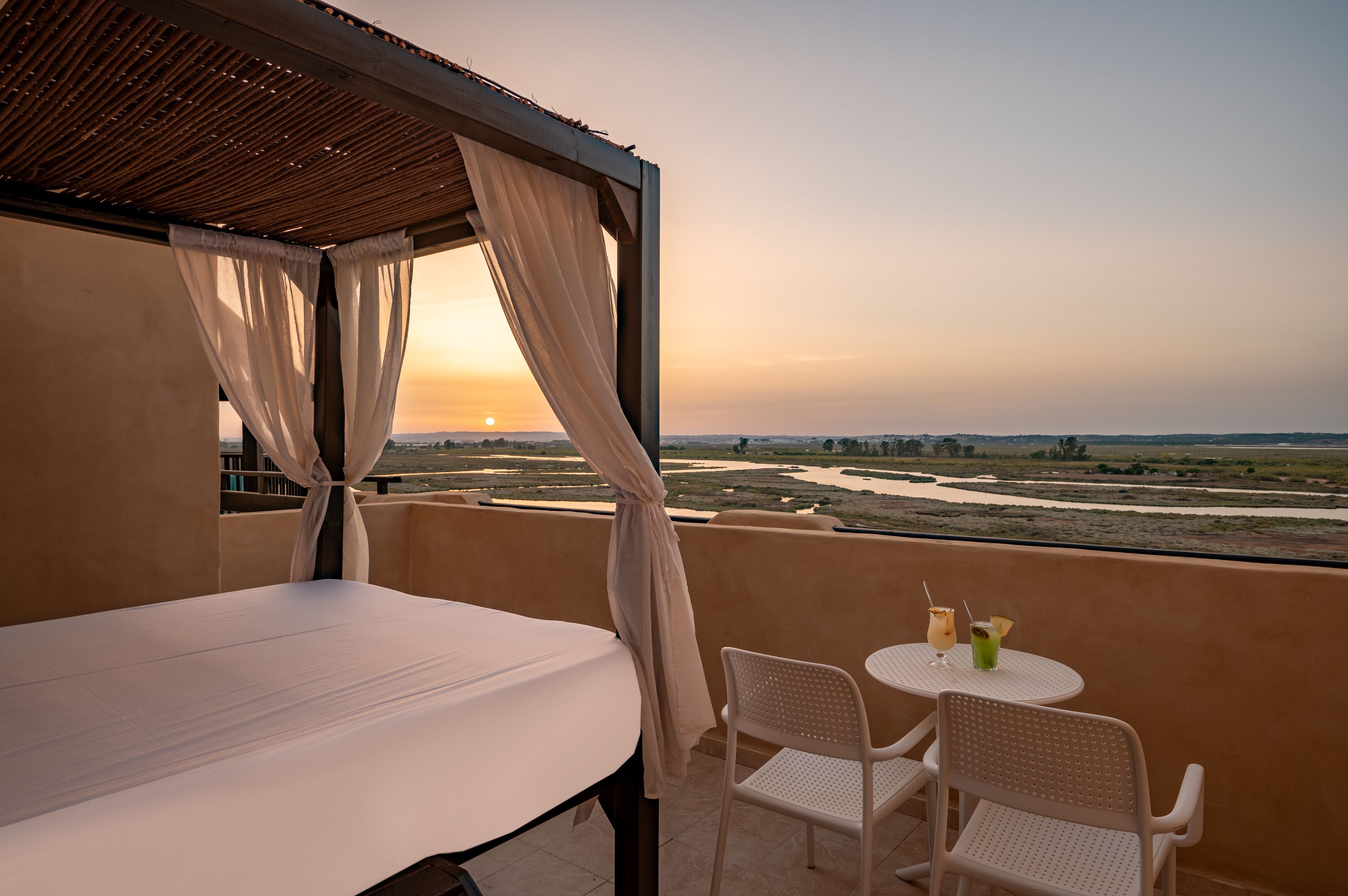 sauna, hot tub, steam room, body treatments, swedish massages