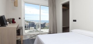 Minibar, coffres-forts dans les chambres, bureau, chambres insonorisées