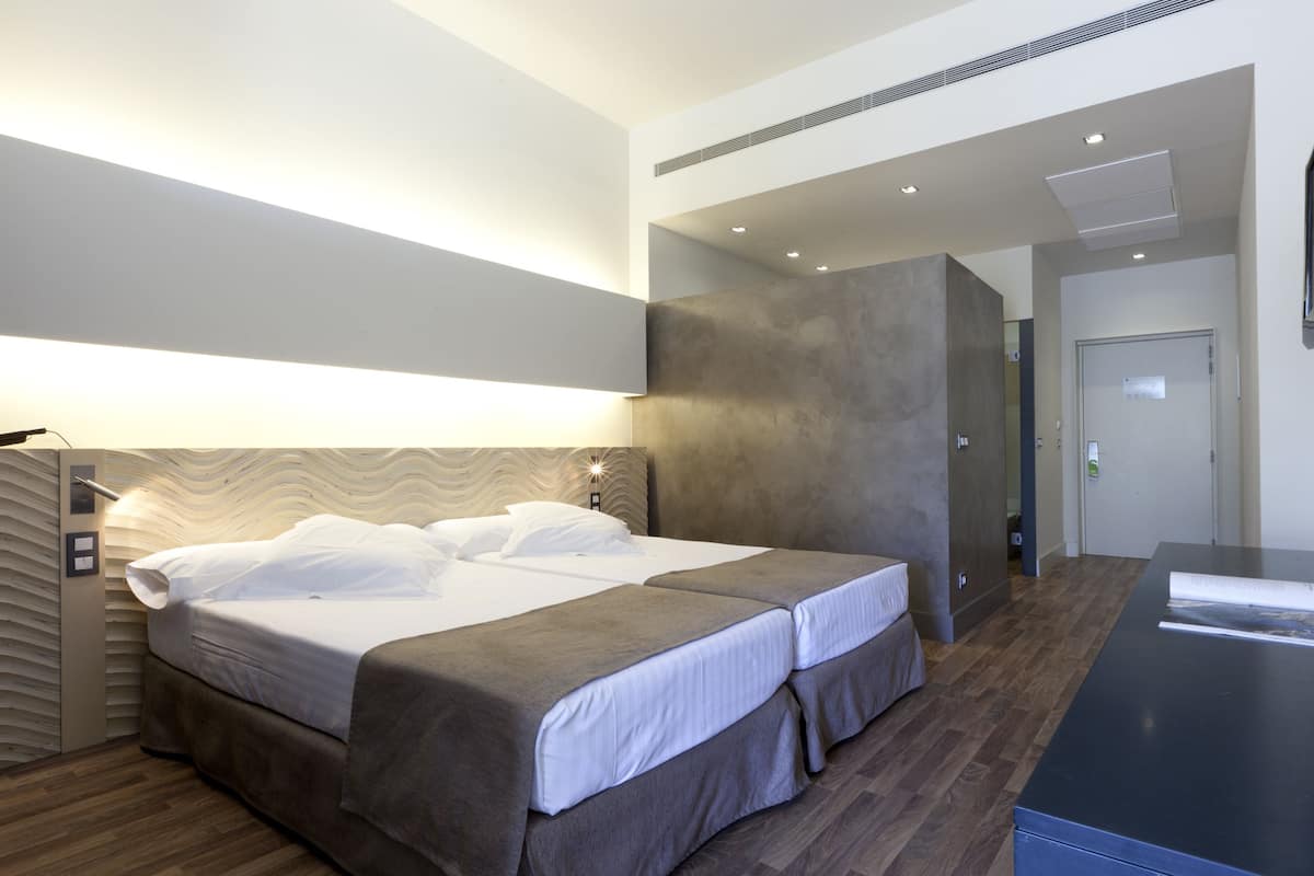 Minibar, in-room safe, desk, soundproofing