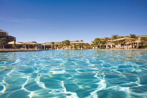 2 outdoor pools