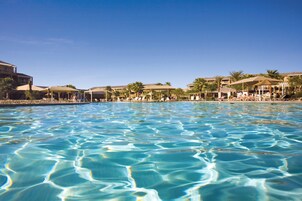 2 piscinas al aire libre