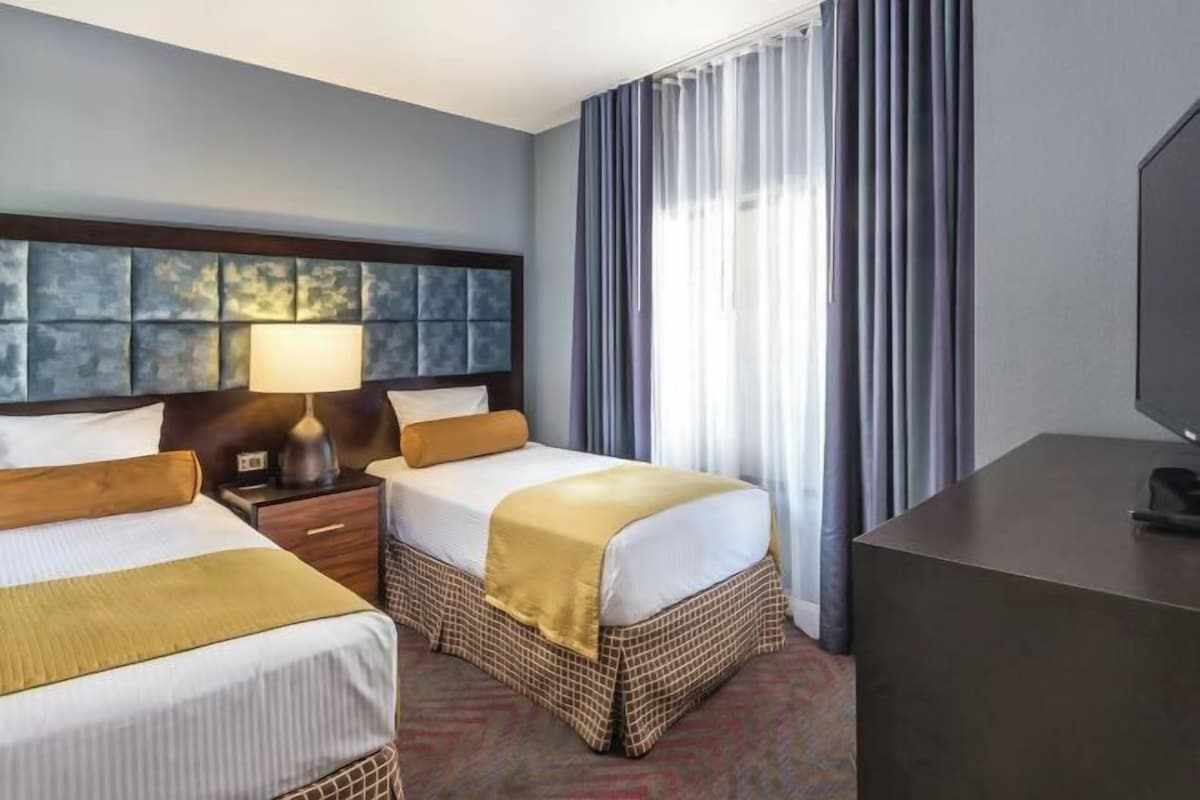 Iron/ironing board, WiFi (surcharge), bed sheets