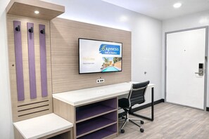 Room amenity - Express Inn & Suites (Ontario)