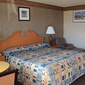 Habitación, 1 cama de matrimonio grande, no fumadores | Escritorio, tabla de planchar con plancha, wifi gratis