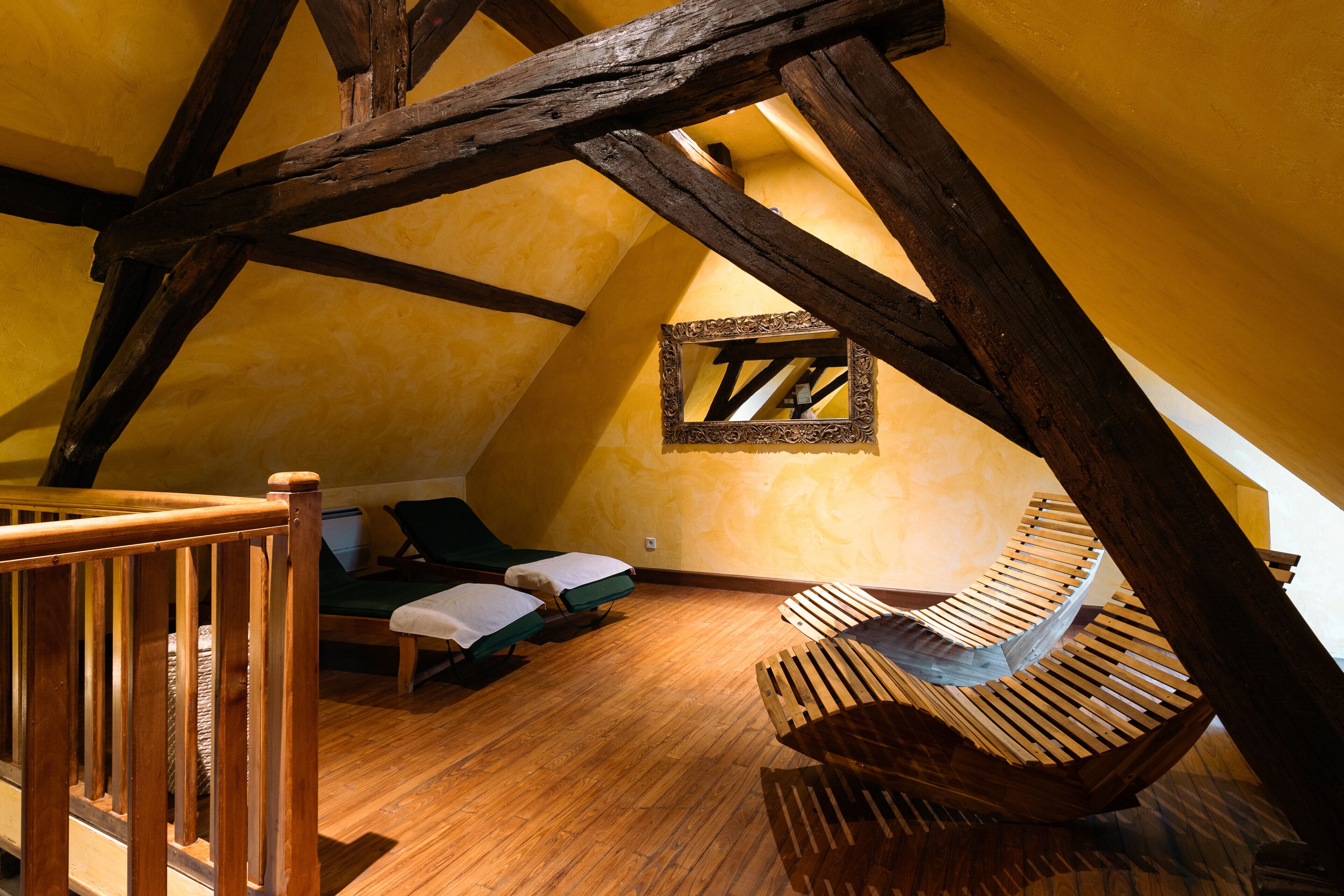 in-room safe, individually decorated, desk, soundproofing