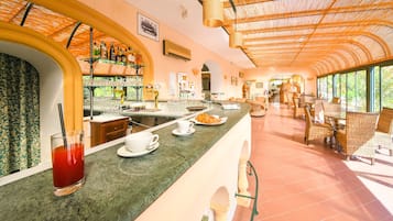 Snack bar