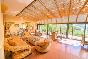 Lobby sitting area - Hotel Maremonti (Forio)