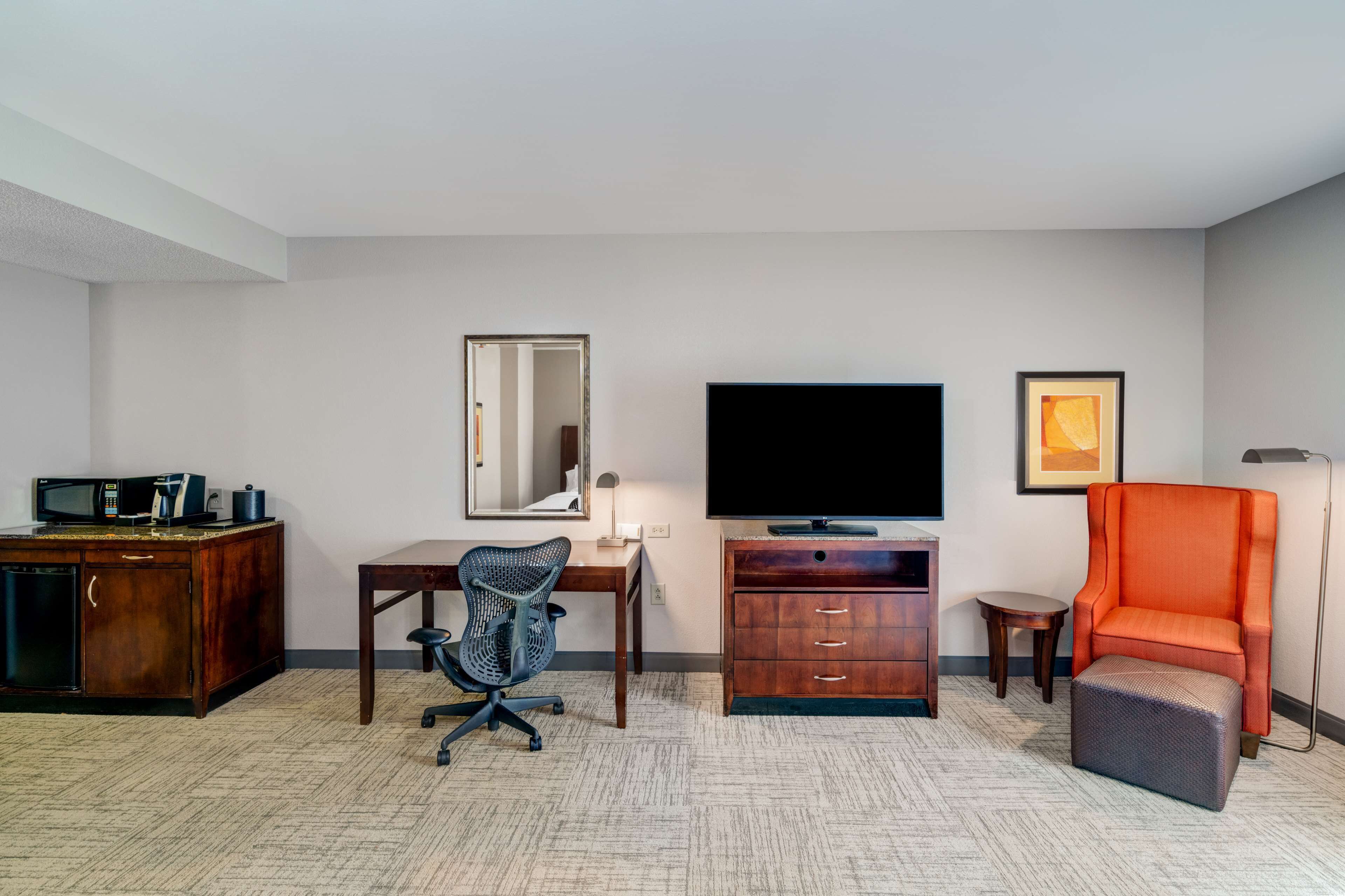 hypo-allergenic bedding, in-room safe, desk, blackout curtains