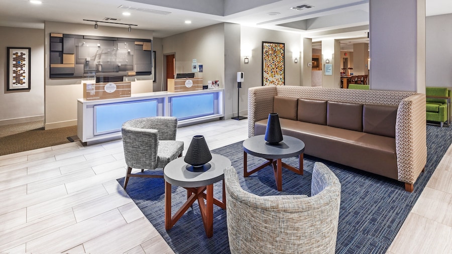 Holiday Inn Express & Suites West by IHG