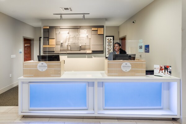 Holiday Inn Express & Suites West By Ihg - Shreveport, LA
