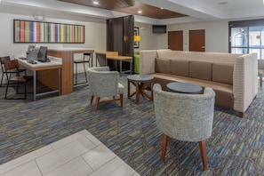 Exterior - Holiday Inn Express Indianapolis - Southeast by IHG (Indianapolis)