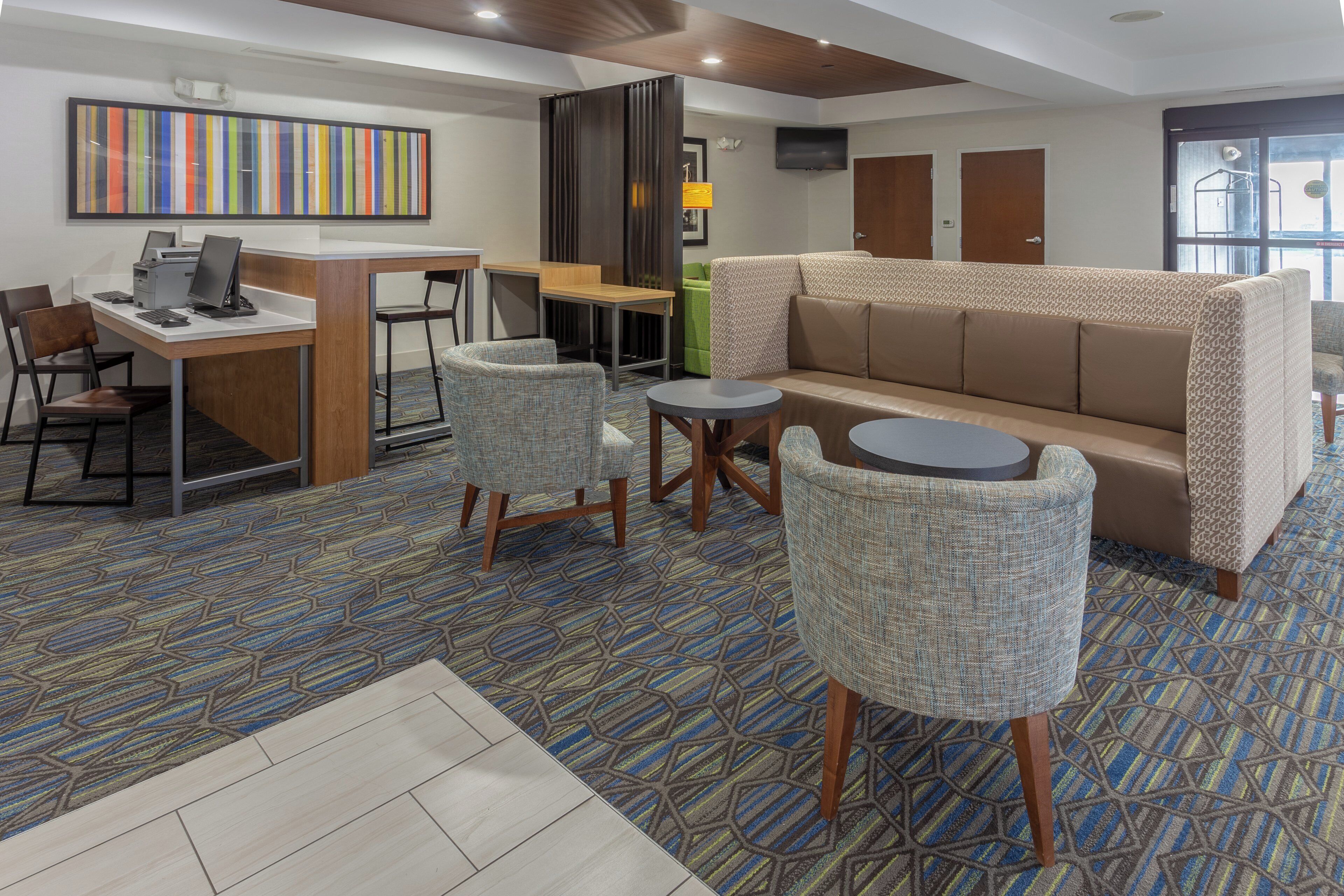 Photo - Holiday Inn Express - Indianapolis - Southeast by IHG