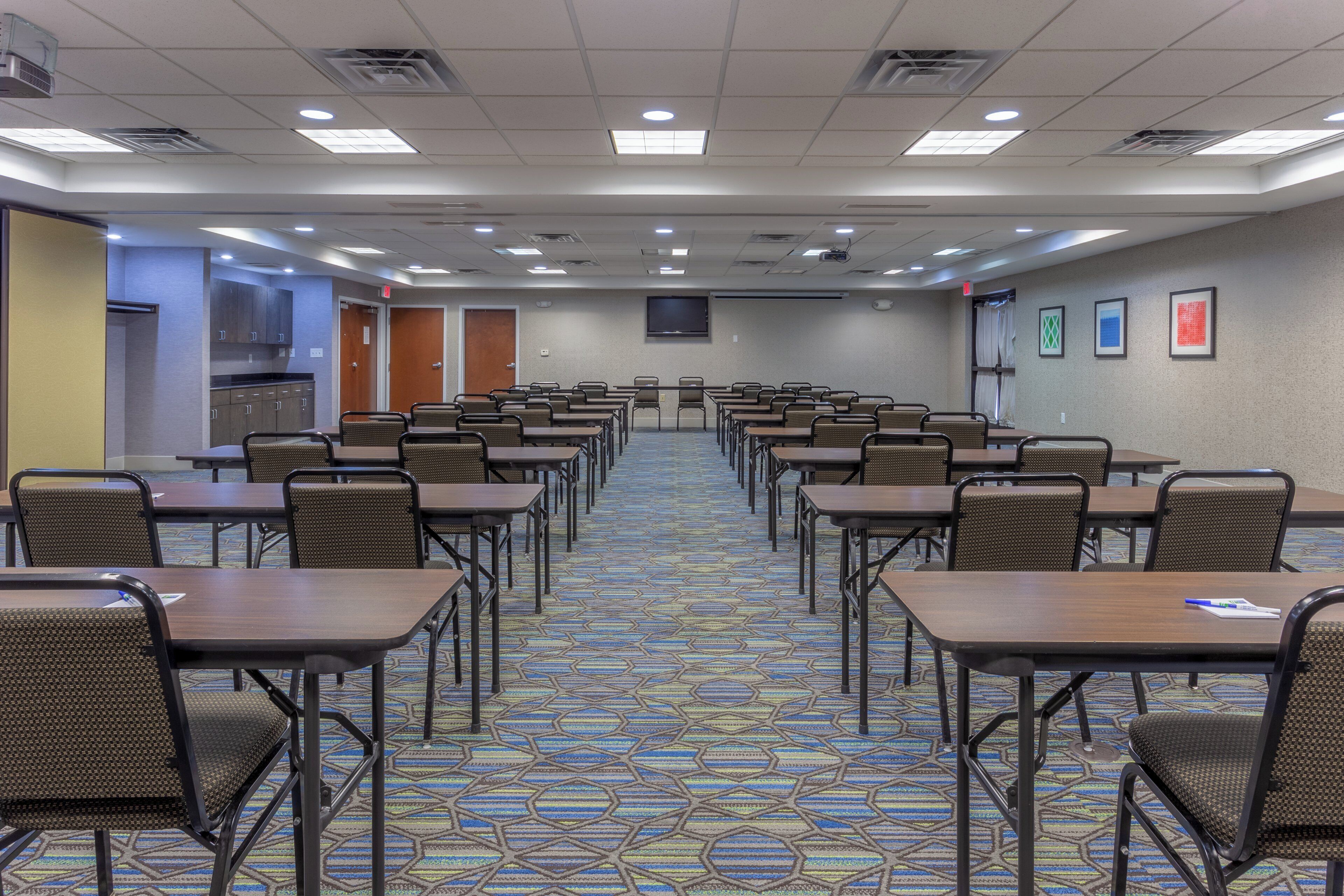 Photo - Holiday Inn Express - Indianapolis - Southeast by IHG