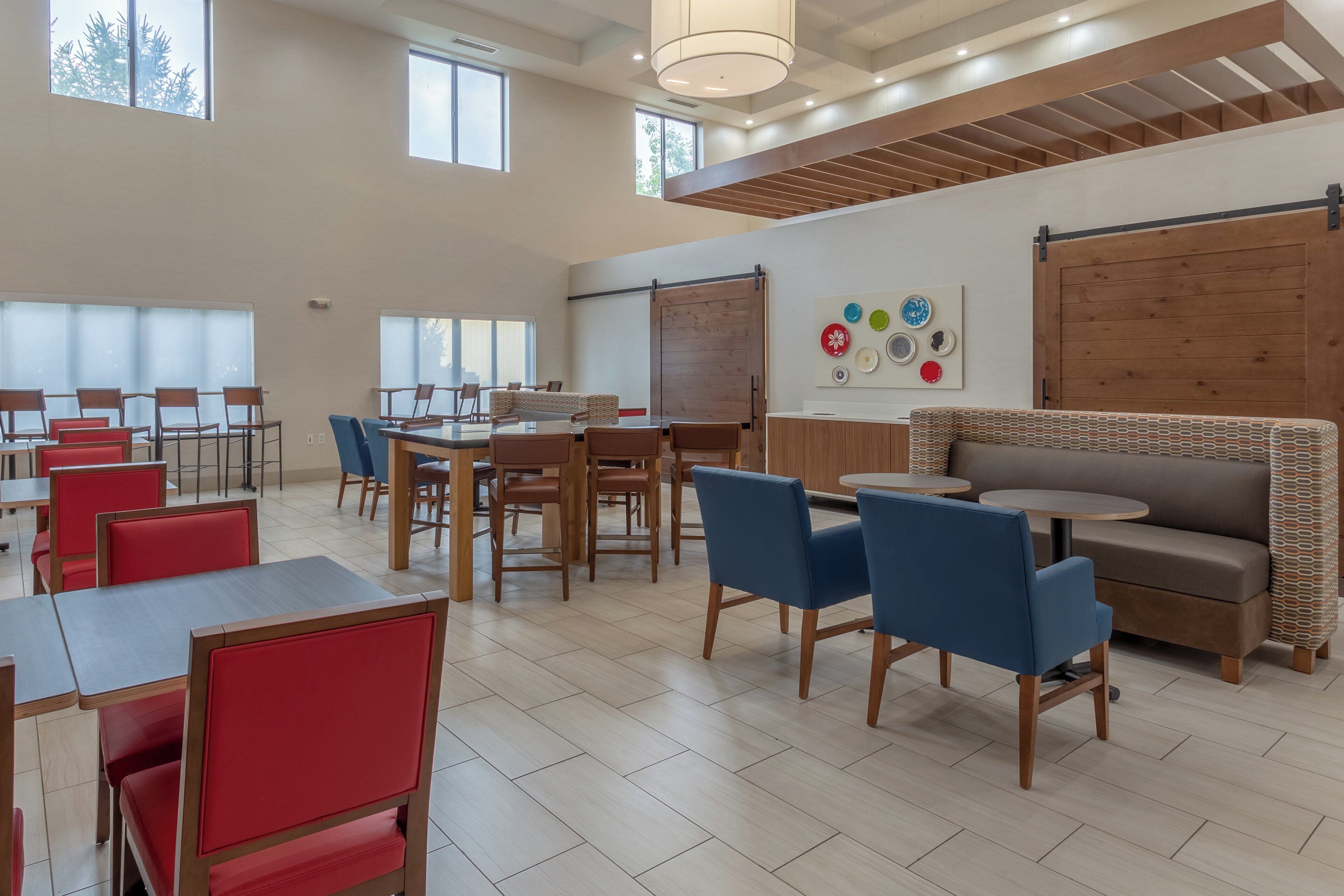 Photo - Holiday Inn Express - Indianapolis - Southeast by IHG