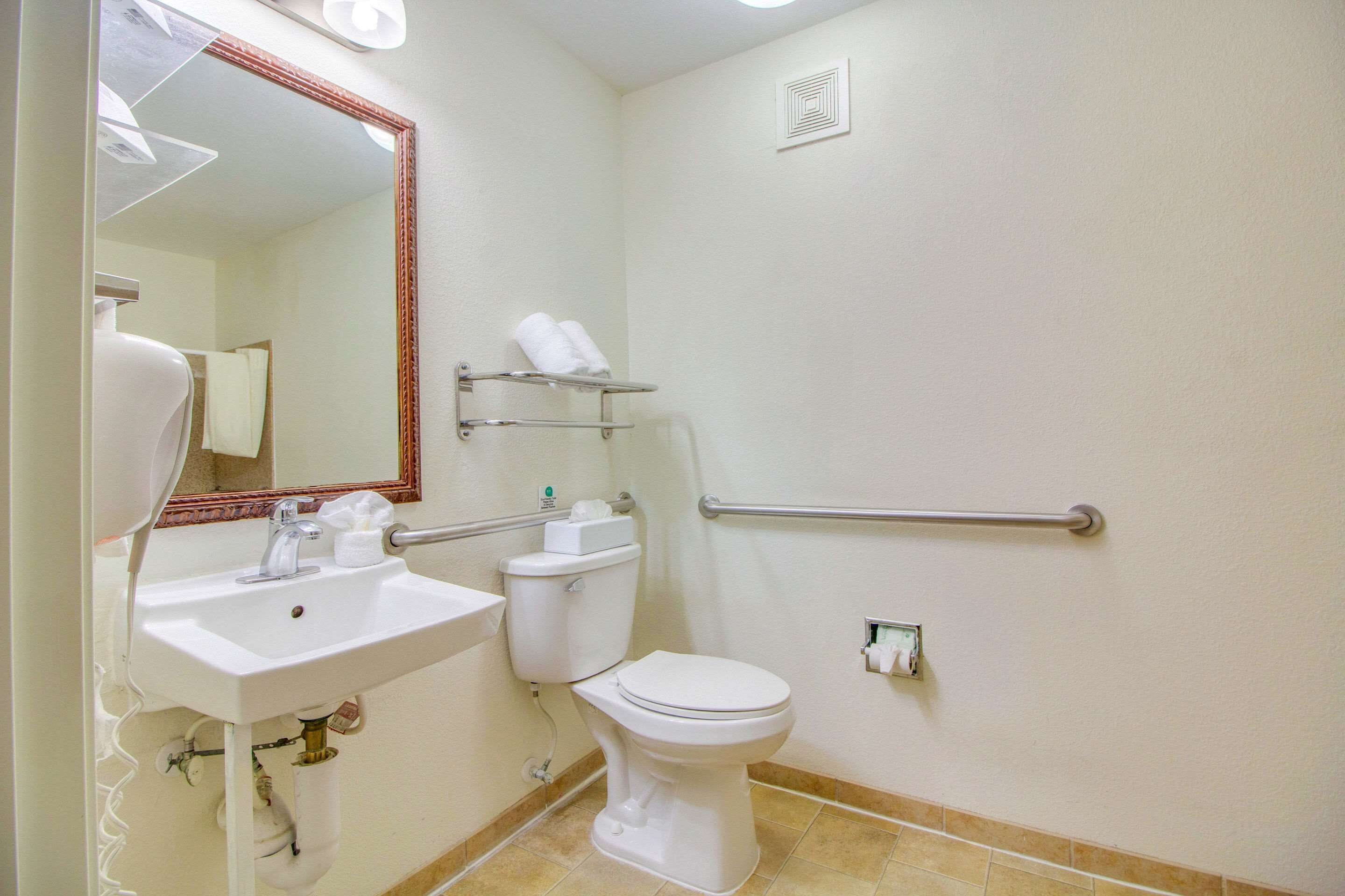 Photo - MainStay Suites Texas Medical Center-Reliant Park