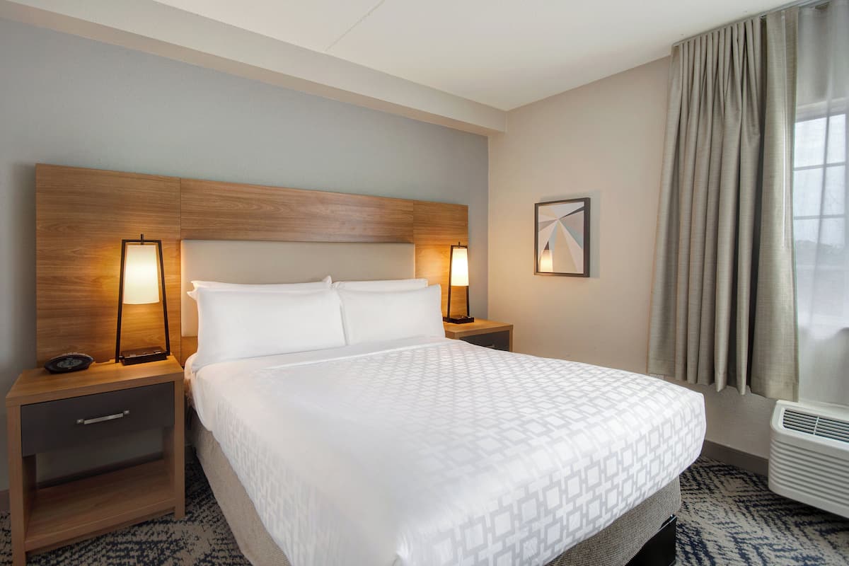 1 habitación, ropa de cama de alta calidad y escritorio