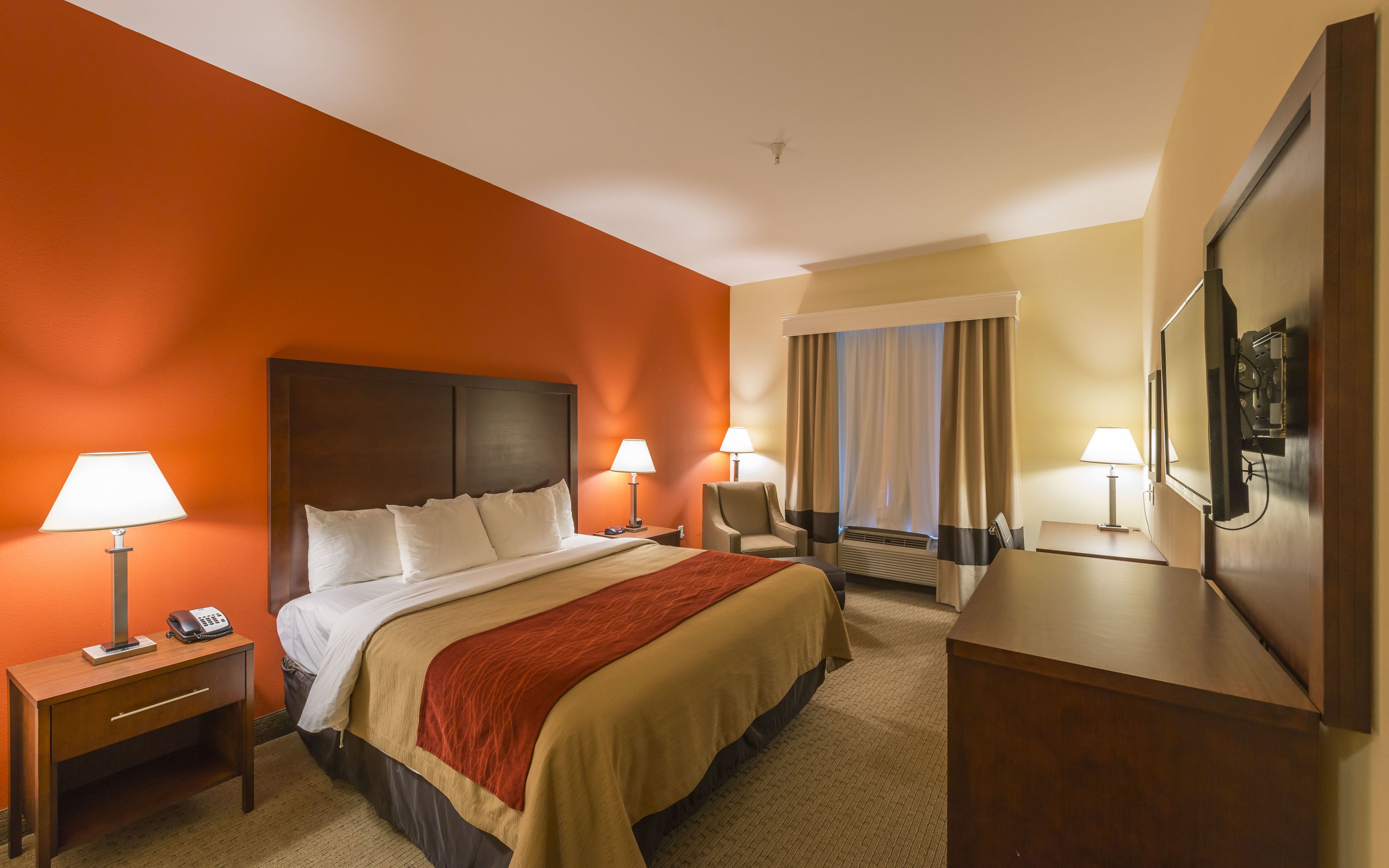 standard room, 1 king bed, non smoking | desk, blackout curtains, iron/ironing board, free wifi