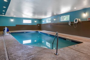 Indoor pool - Comfort Inn & Suites Villa Rica (Villa Rica)