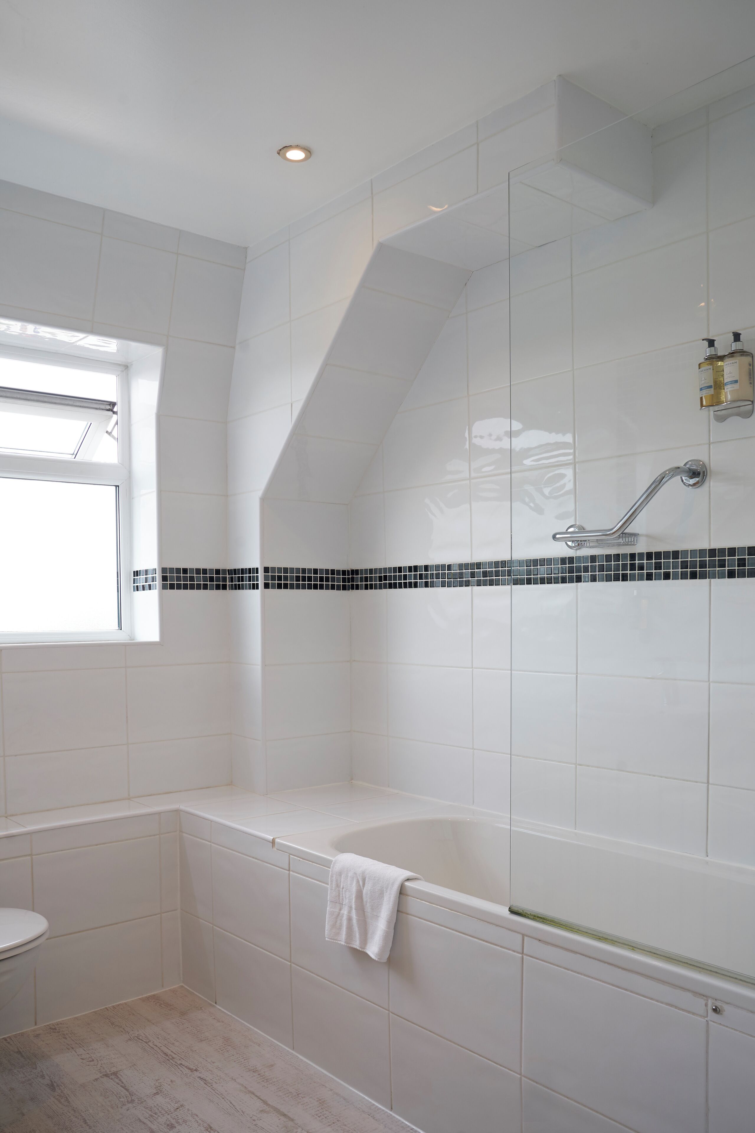 superior room, 1 king bed | bathroom | shower, free toiletries, hair dryer, towels