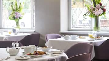 Daily full breakfast (GBP 14.95 per person)