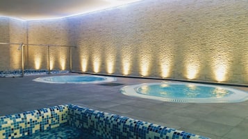 Couples treatment rooms, sauna, spa tub, steam room, Turkish bath