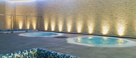 Couples treatment rooms, sauna, spa tub, steam room, Turkish bath