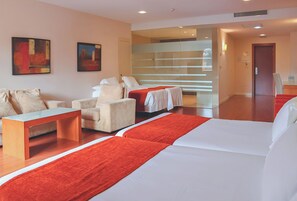 Family Room | Free WiFi, bed sheets