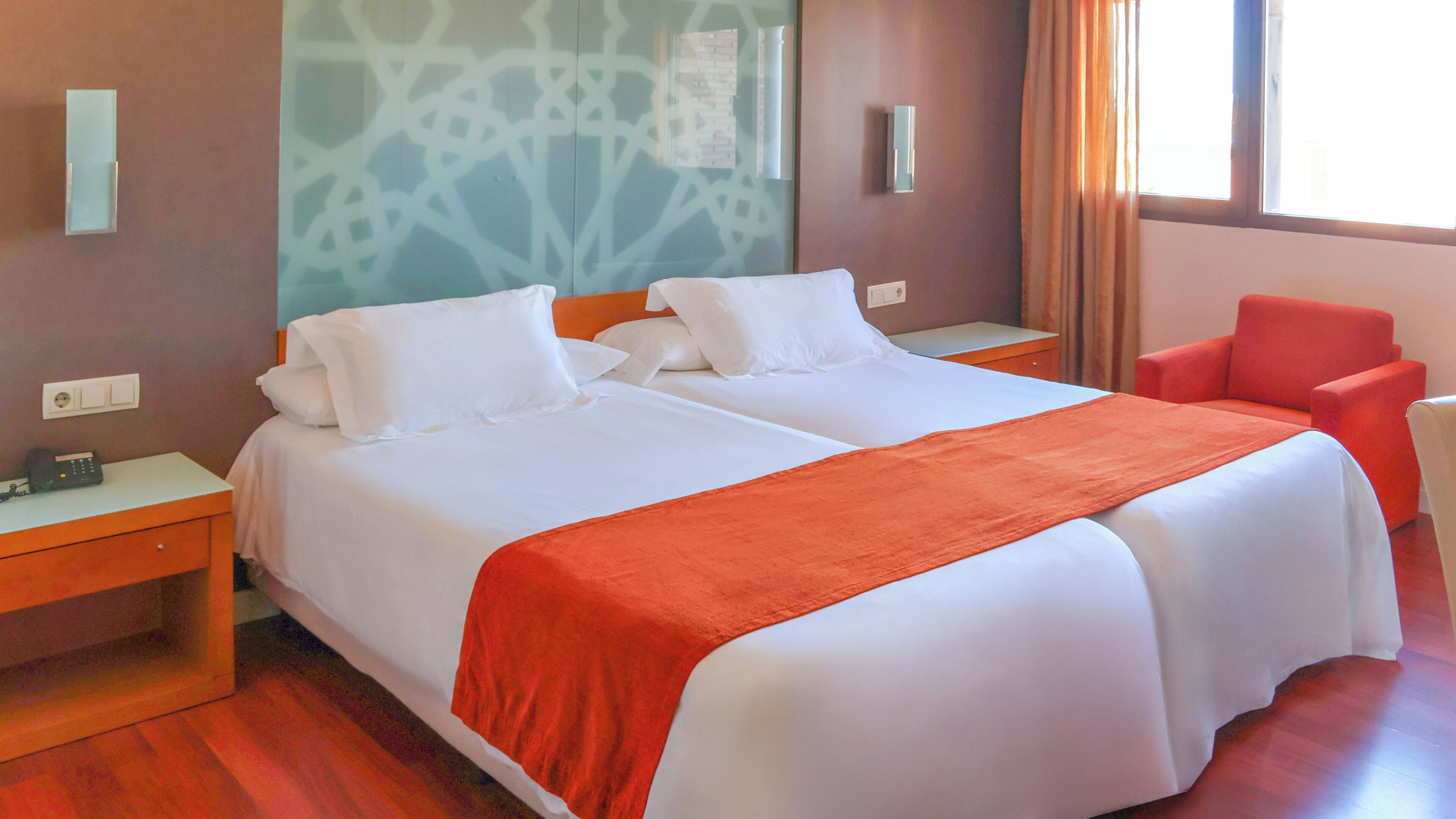 Free WiFi, bed sheets
