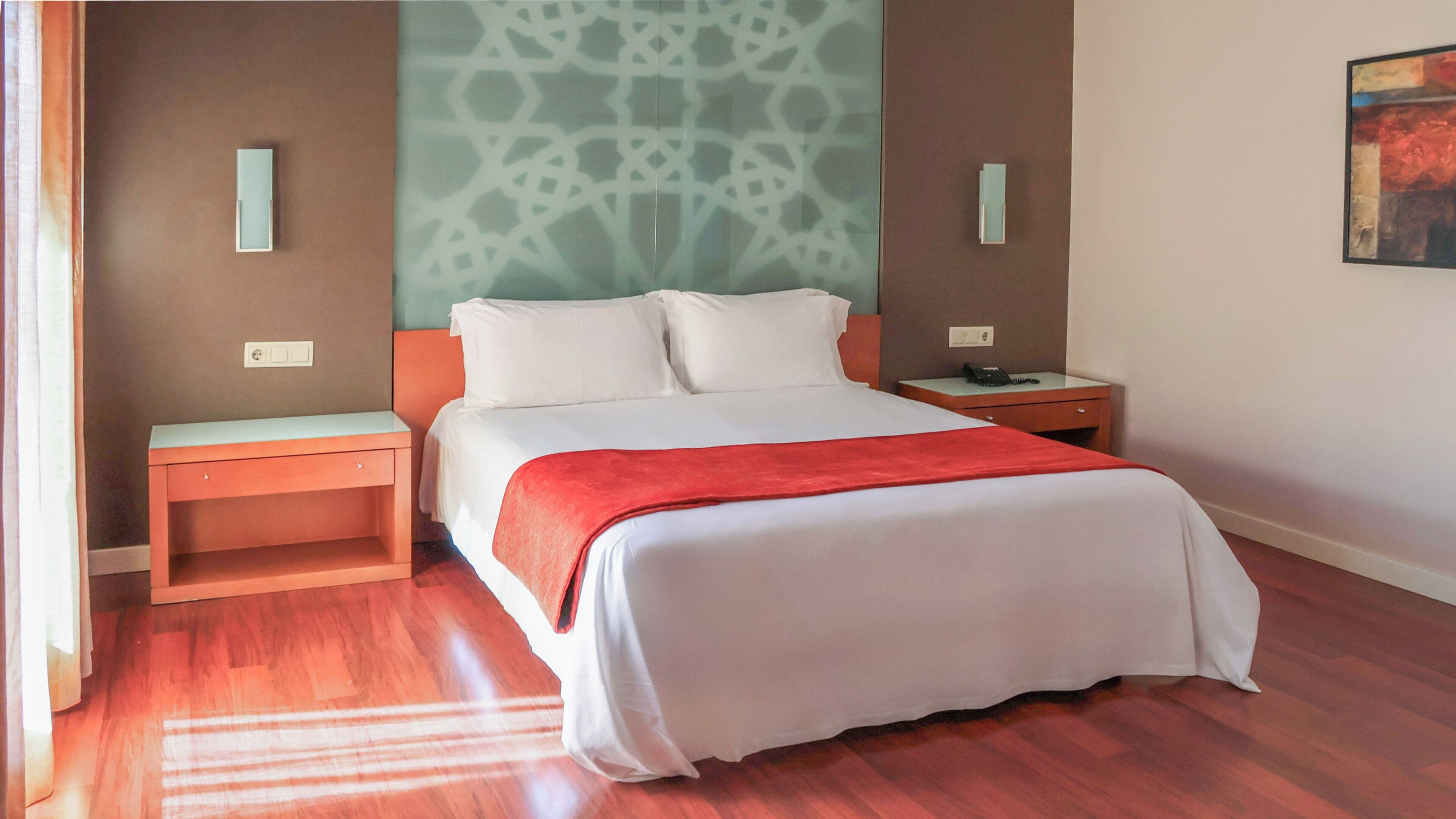 Free WiFi, bed sheets