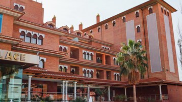 Fachada del alojamiento