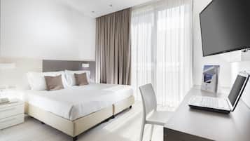 Minibar, in-room safe, desk, laptop workspace