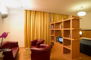 Junior Suite, 1 Bedroom, Hot Tub, City View