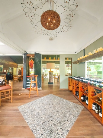 Lunch and dinner served, local cuisine